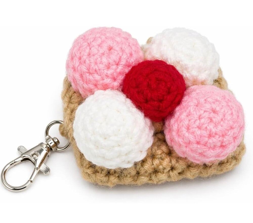 Handmade Crochet Sponge Marshmallow Cookie Keychain, Soft Yarn Mini Dessert Keyr